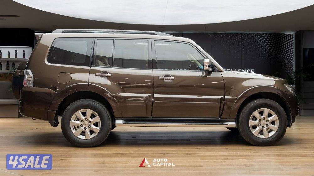 Mitsubishi Pajero 3.5L Sunroof4