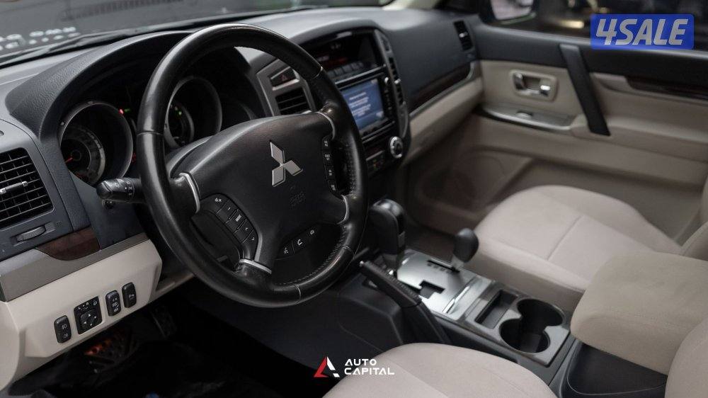 Mitsubishi Pajero 3.5L Sunroof6