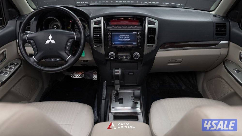Mitsubishi Pajero 3.5L Sunroof5