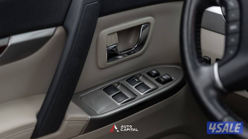 Mitsubishi Pajero 3.5L Sunroof7