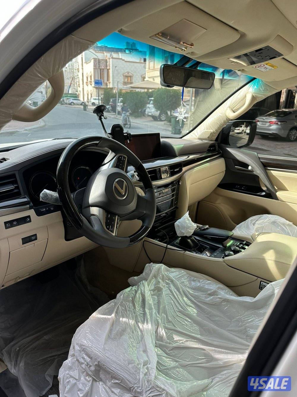 لكزس LX570 ٢٠١٦ الساير عداد ١٩٣ ألف شرط الفحص صبغ وكاله الدرجه الثانيه4