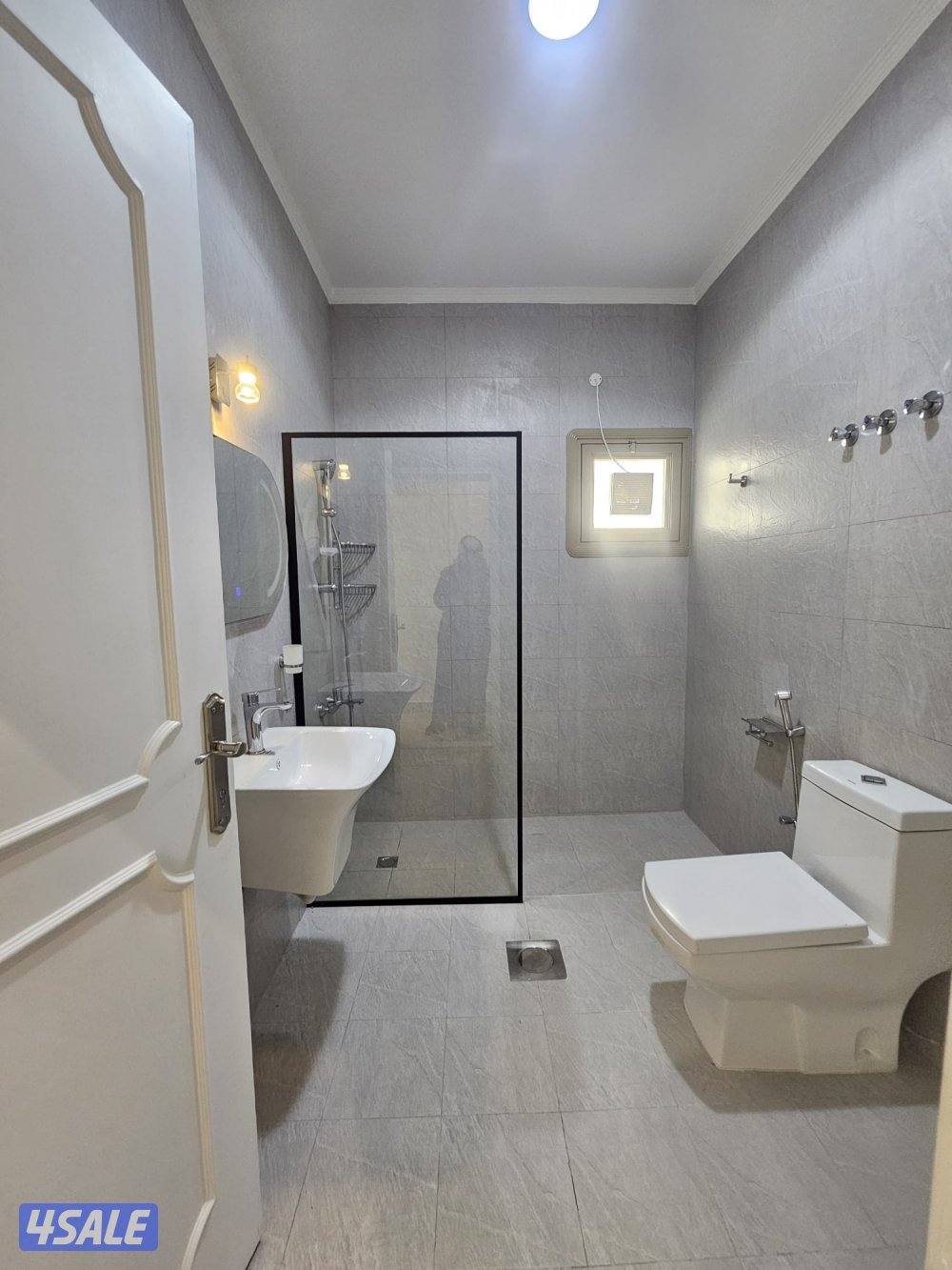 للإيجار شقة حطين ، وشقتين بالشهداء1