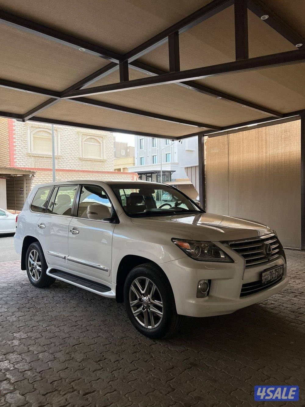 لكزس LX570 ٢٠١٣ وارد قطر عداد ٣٧٠ ألف شرط الفحص صبغ وكاله درجه الأولى1