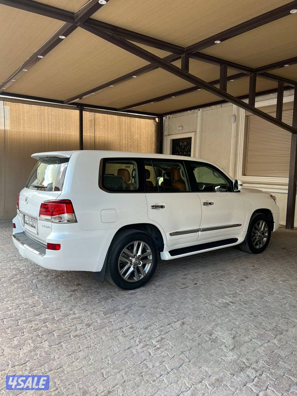 لكزس LX570 ٢٠١٣ وارد قطر عداد ٣٧٠ ألف شرط الفحص صبغ وكاله درجه الأولى3