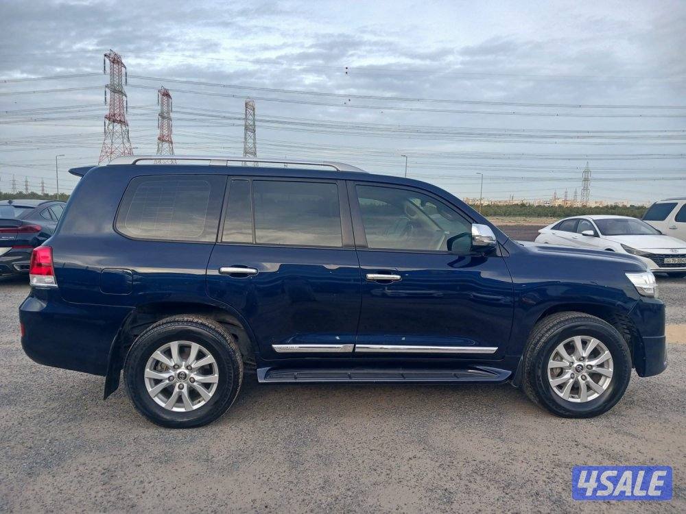 للبيع لاندكروزر GXR موديل ٢٠١٦2