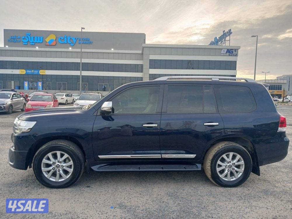 للبيع لاندكروزر GXR موديل ٢٠١٦3