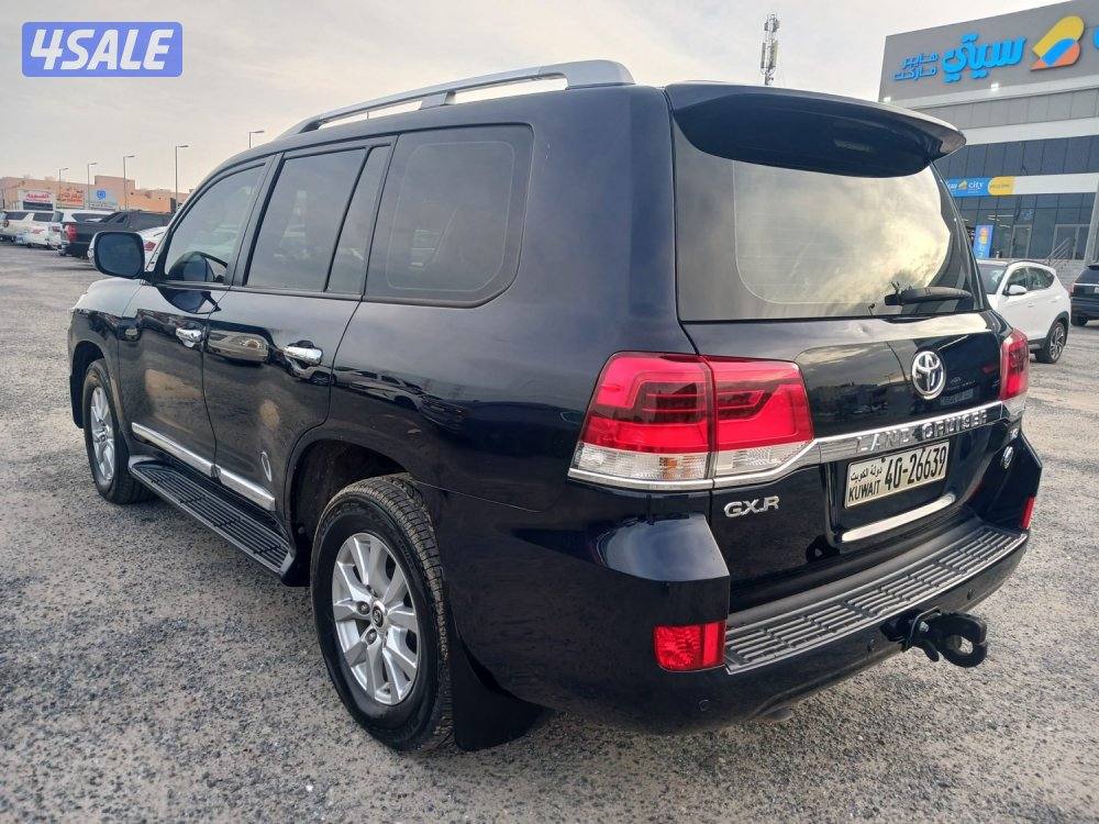 للبيع لاندكروزر GXR موديل ٢٠١٦5