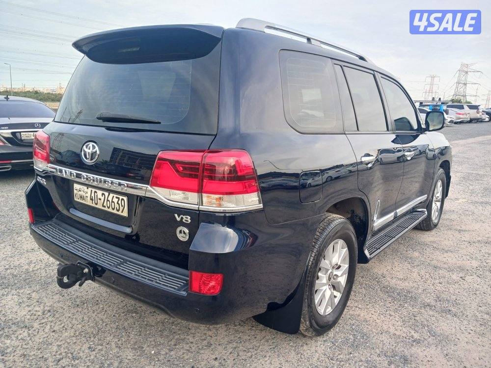 للبيع لاندكروزر GXR موديل ٢٠١٦4