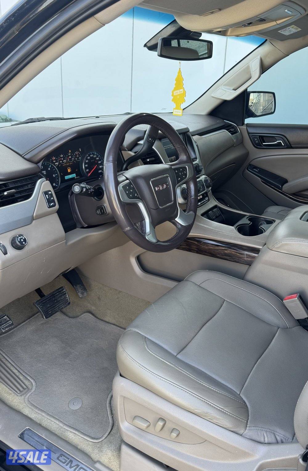 للبيع يوكن SLT موديل 20175