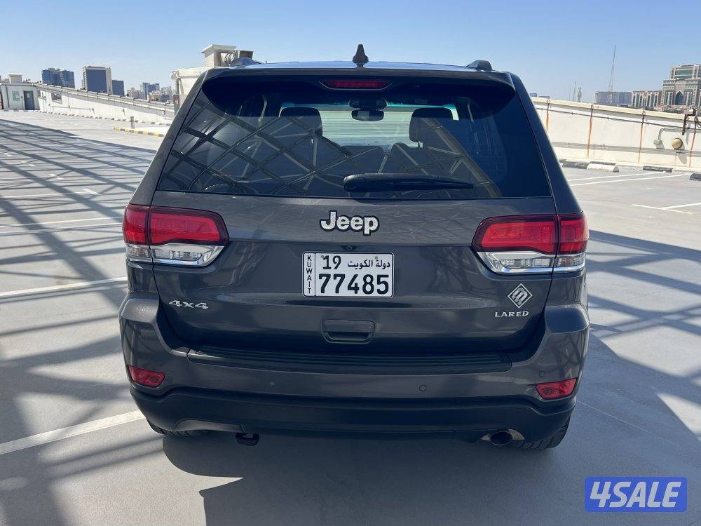 للبيع جيب شروكي LAREDO4