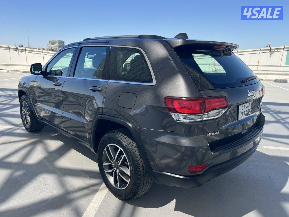 للبيع جيب شروكي LAREDO3