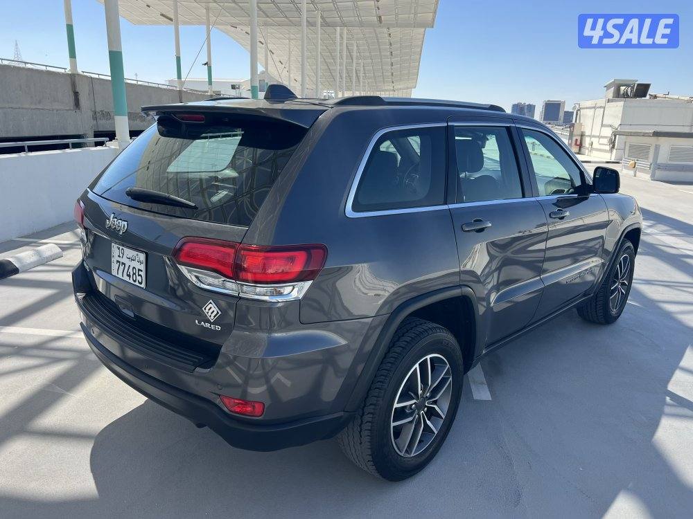 للبيع جيب شروكي LAREDO5