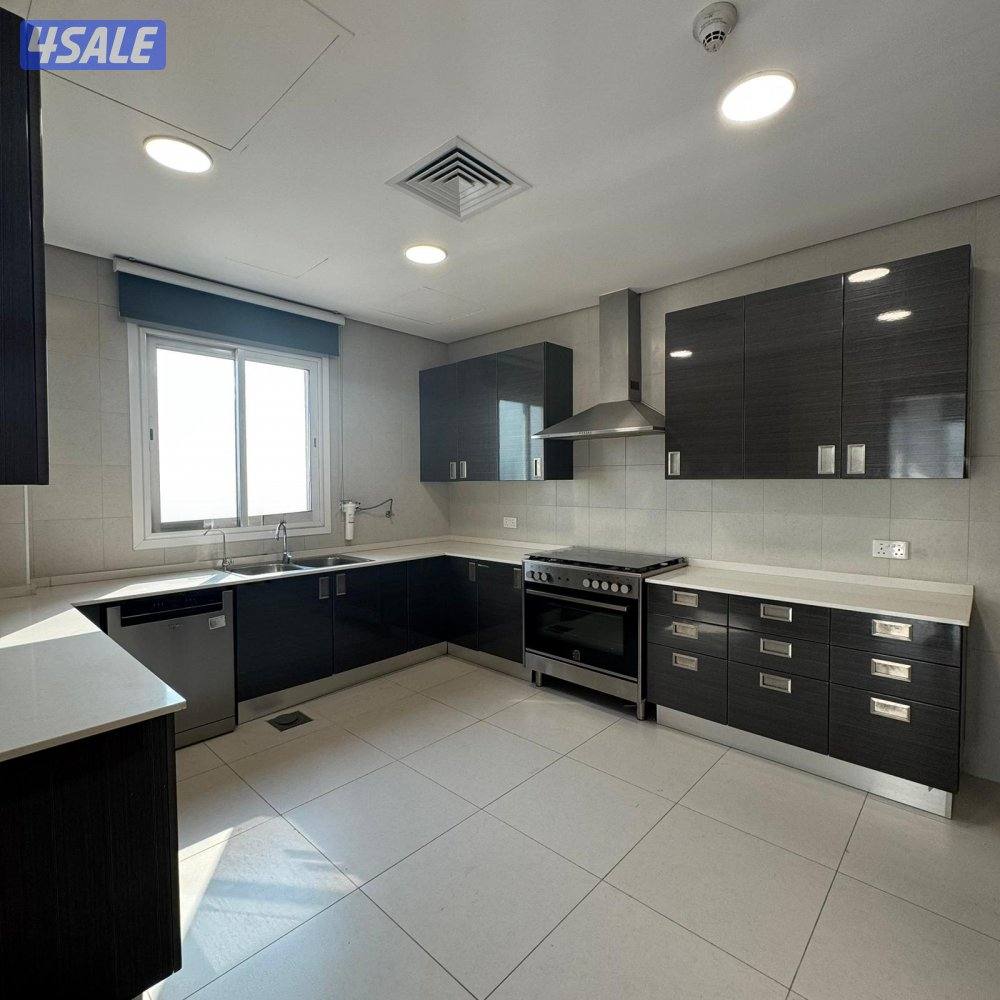 بينت هاوس إطلالة بحرية مباشرة للإيجار في بنيد القار6