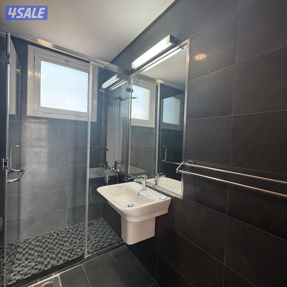 بينت هاوس إطلالة بحرية مباشرة للإيجار في بنيد القار9