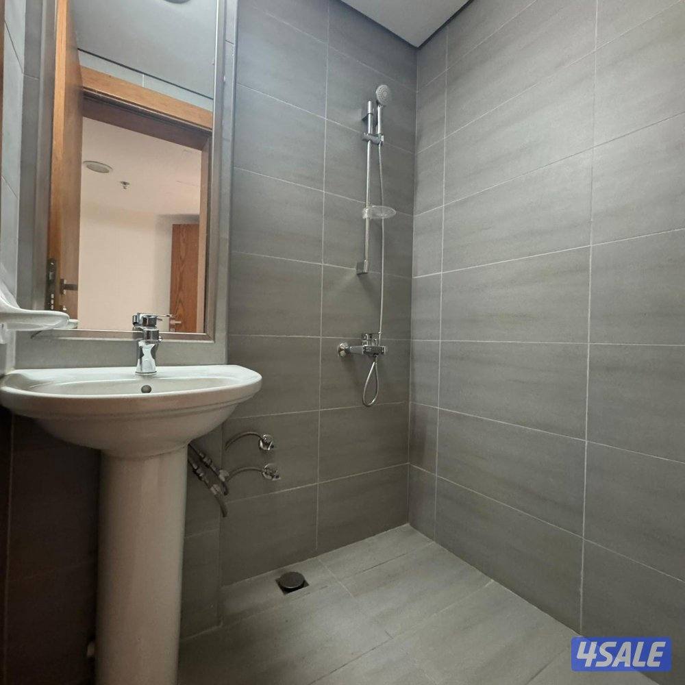 بينت هاوس إطلالة بحرية مباشرة للإيجار في بنيد القار10