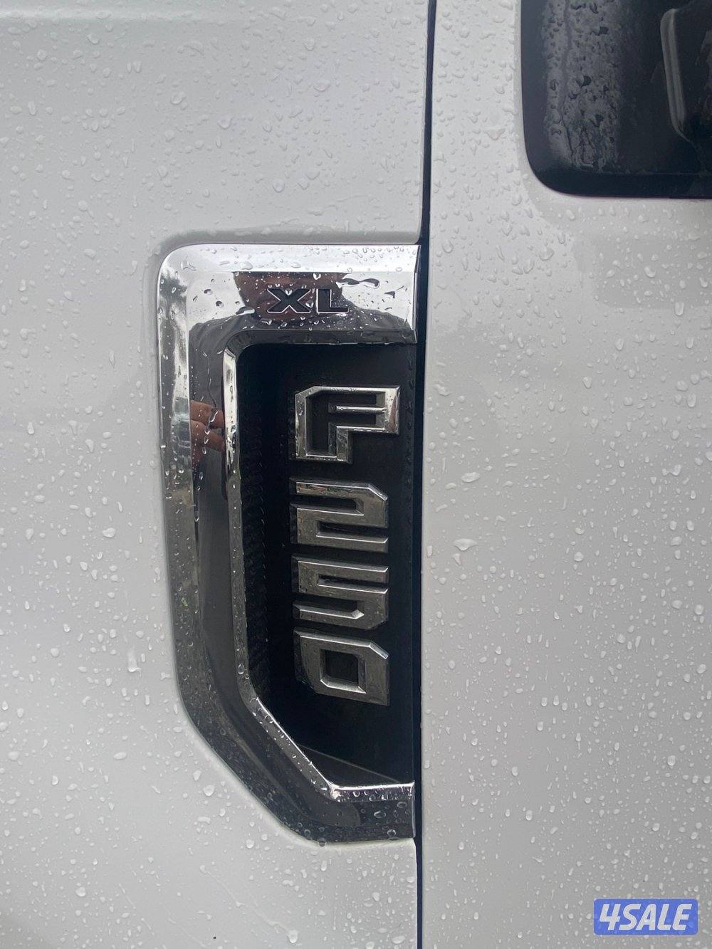 للبيع وانيت F250 موديل 2020 عداد 86الف6