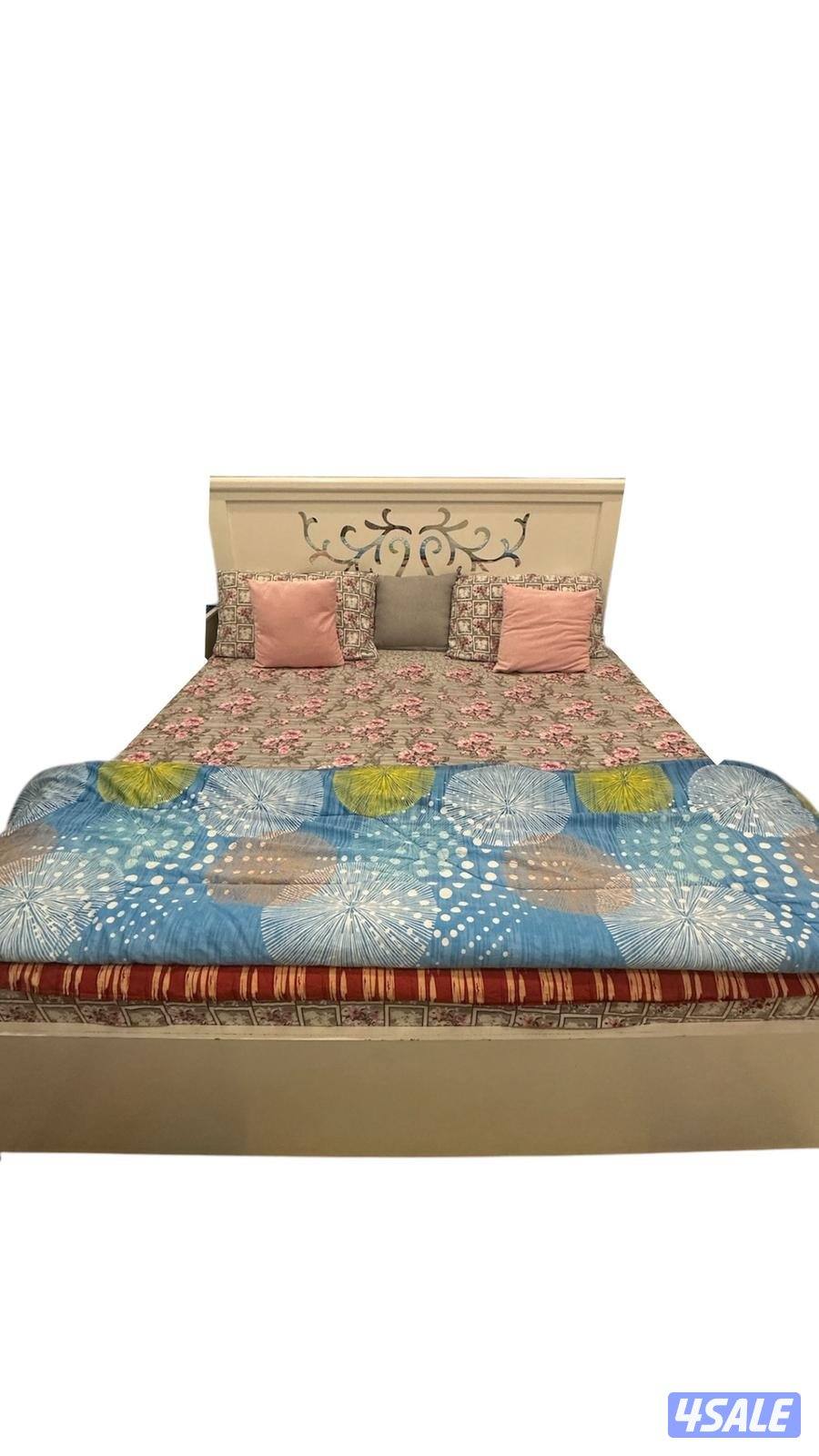 bed with clean and new mattress for URGENT SALE0