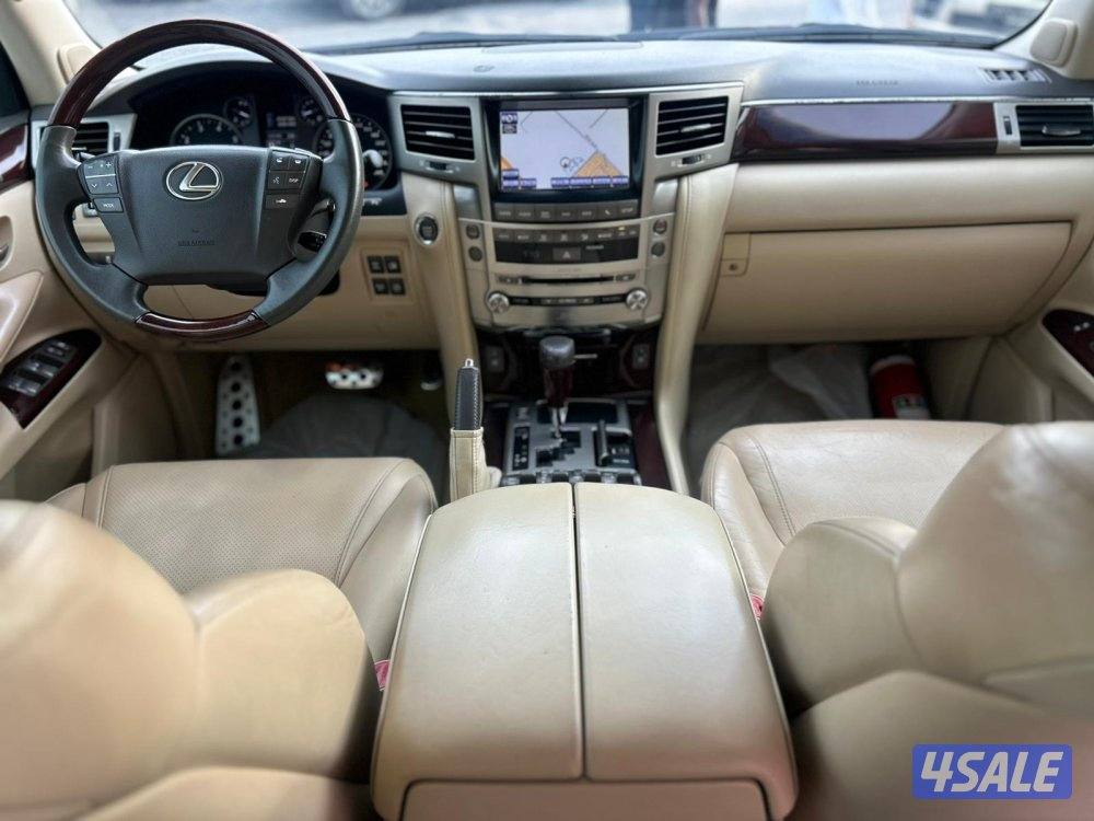 لكزس LX570 S  موديل 2015 ماشى 487.000 k.m  وارد الساير.6