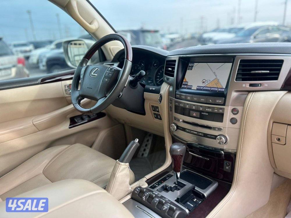 لكزس LX570 S  موديل 2015 ماشى 487.000 k.m  وارد الساير.7