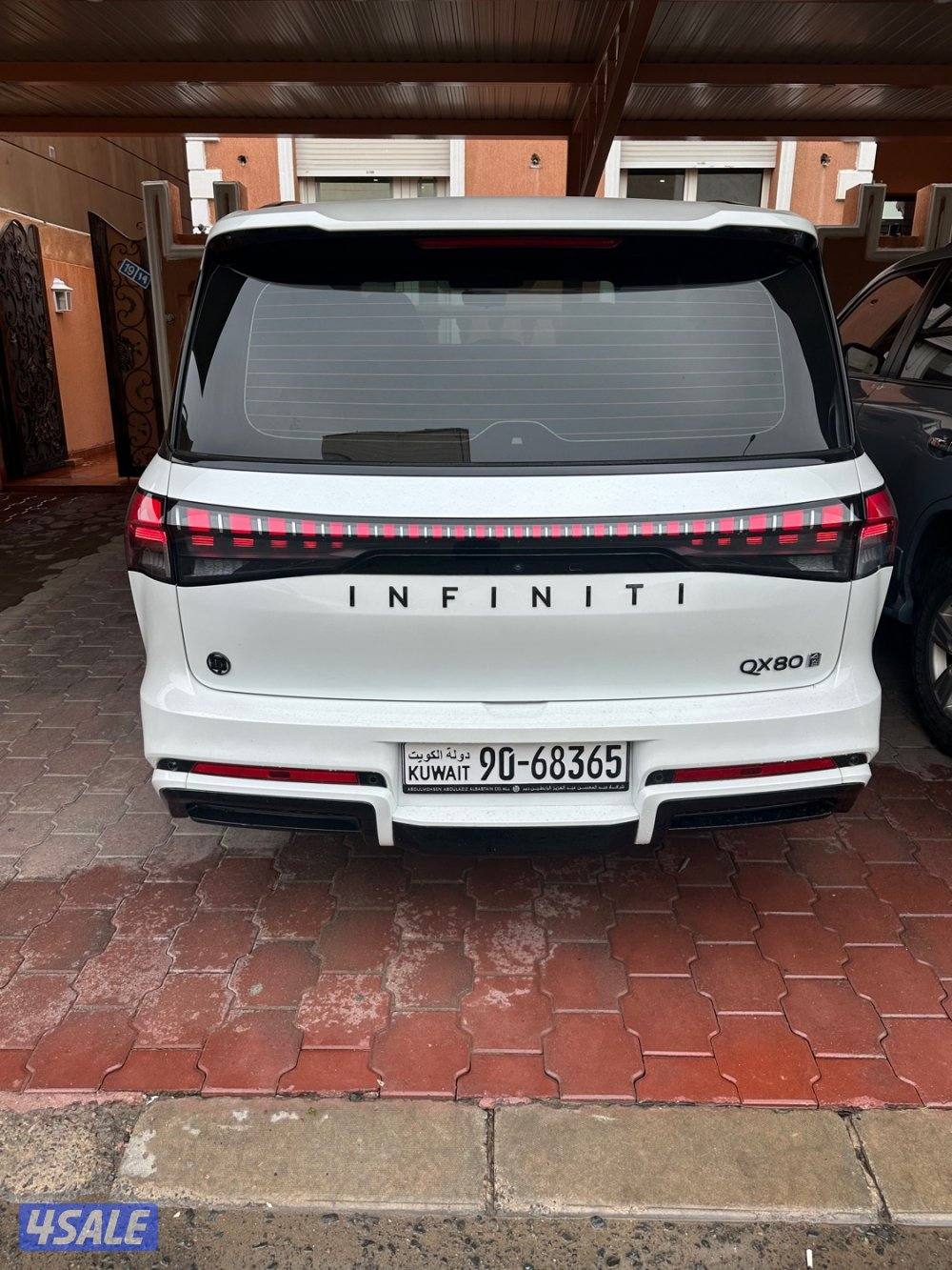 انفينتي QX801