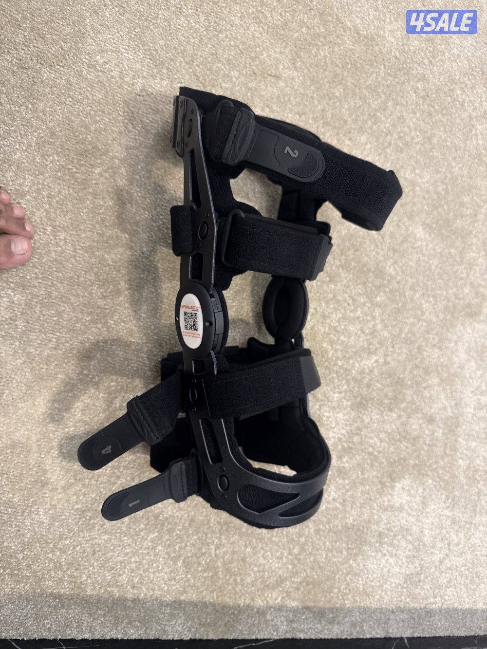 جبيرة طبية للركبة مع مستلزماتها2