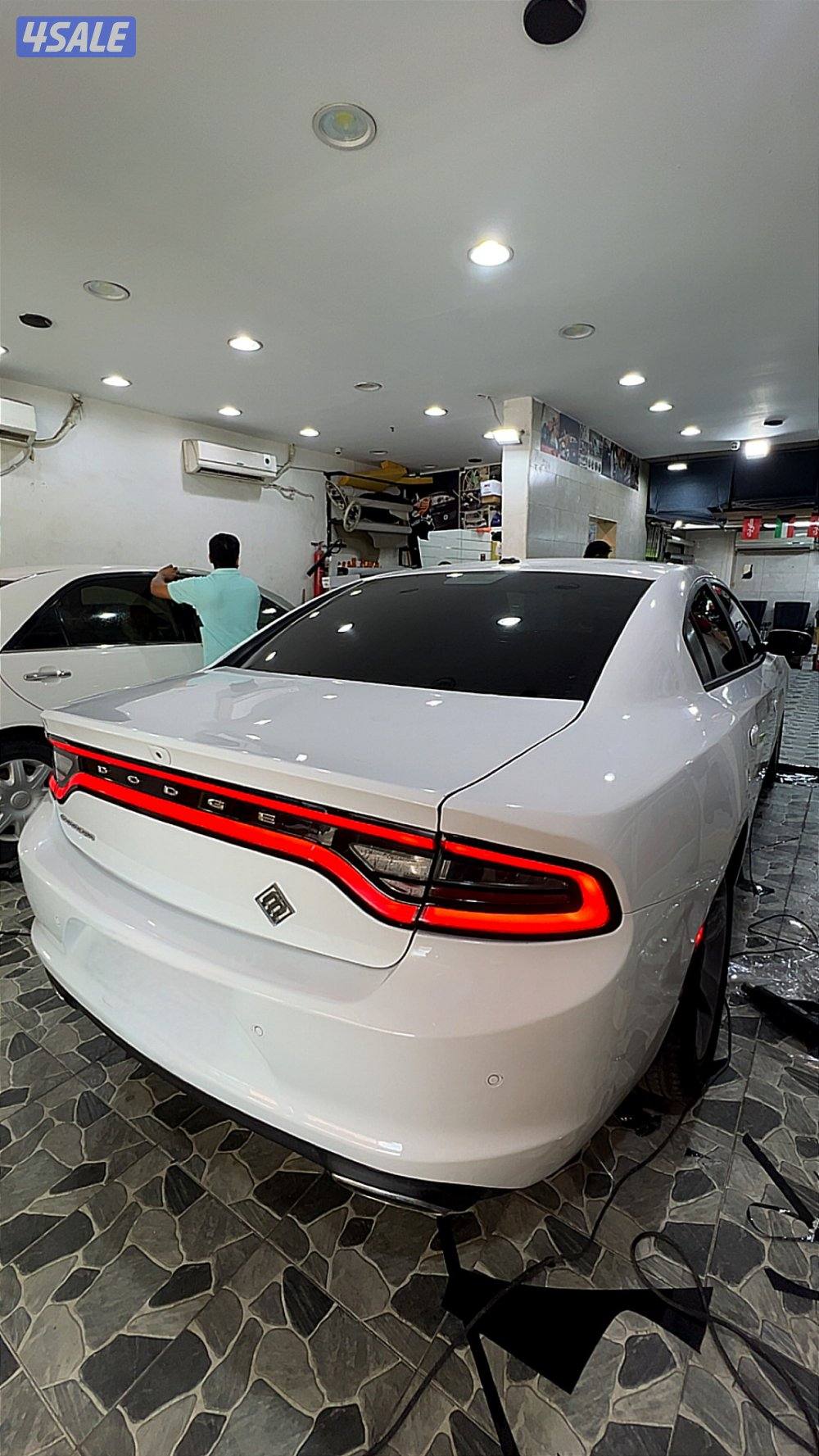 للبيع شارجر 2019 v60