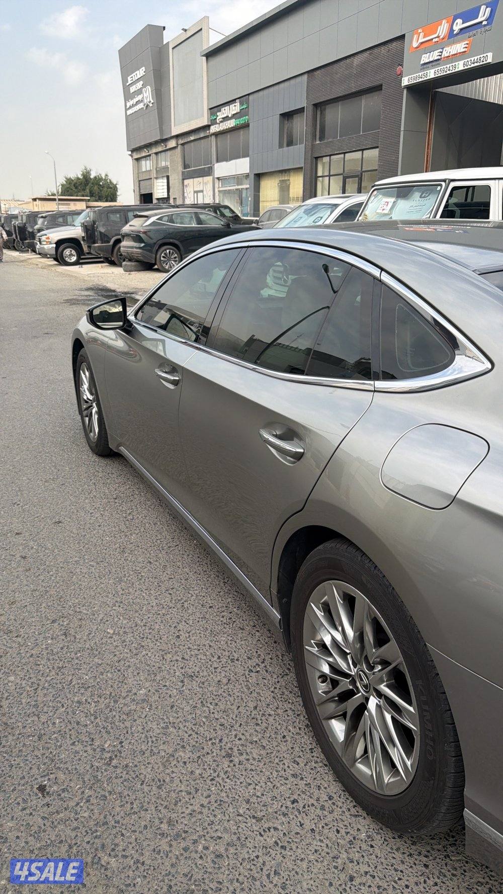 الموتر غرقان و البدي مافي شي بس لازم تشوفلك قراج مرتب و يبدل الكهربه0