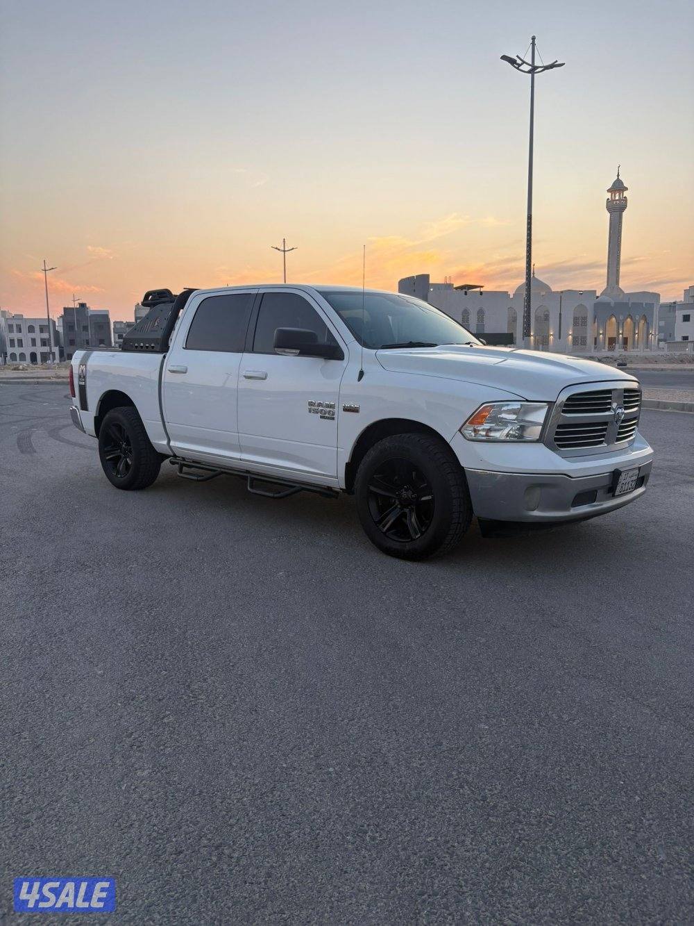 Dodge RAM - 1500 HEMI 5.7 - 20191