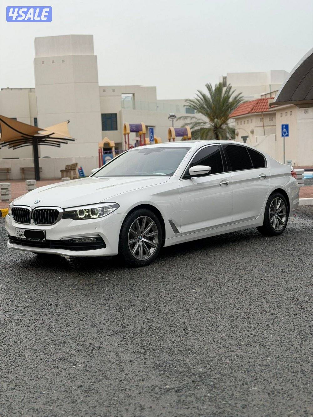 BMW 520i بحالة كالجديدة3