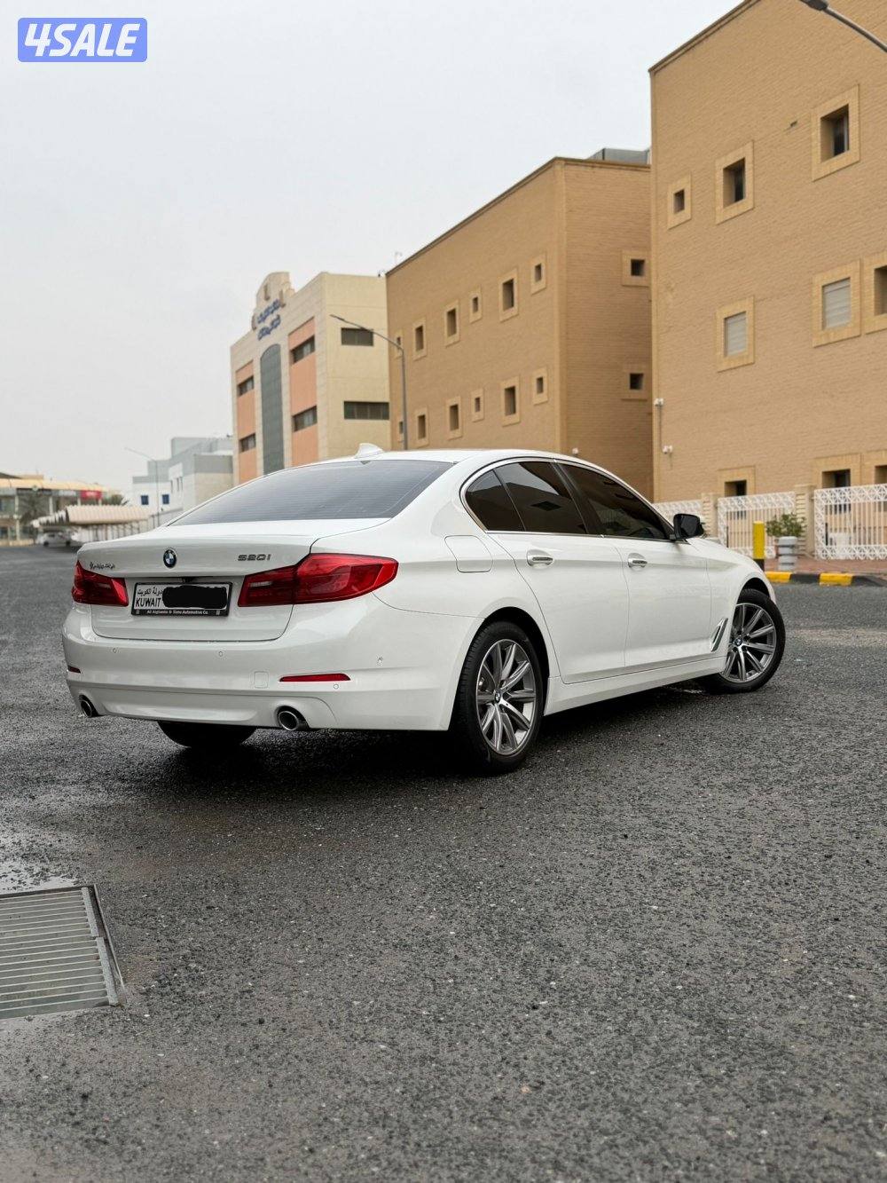 BMW 520i بحالة كالجديدة4