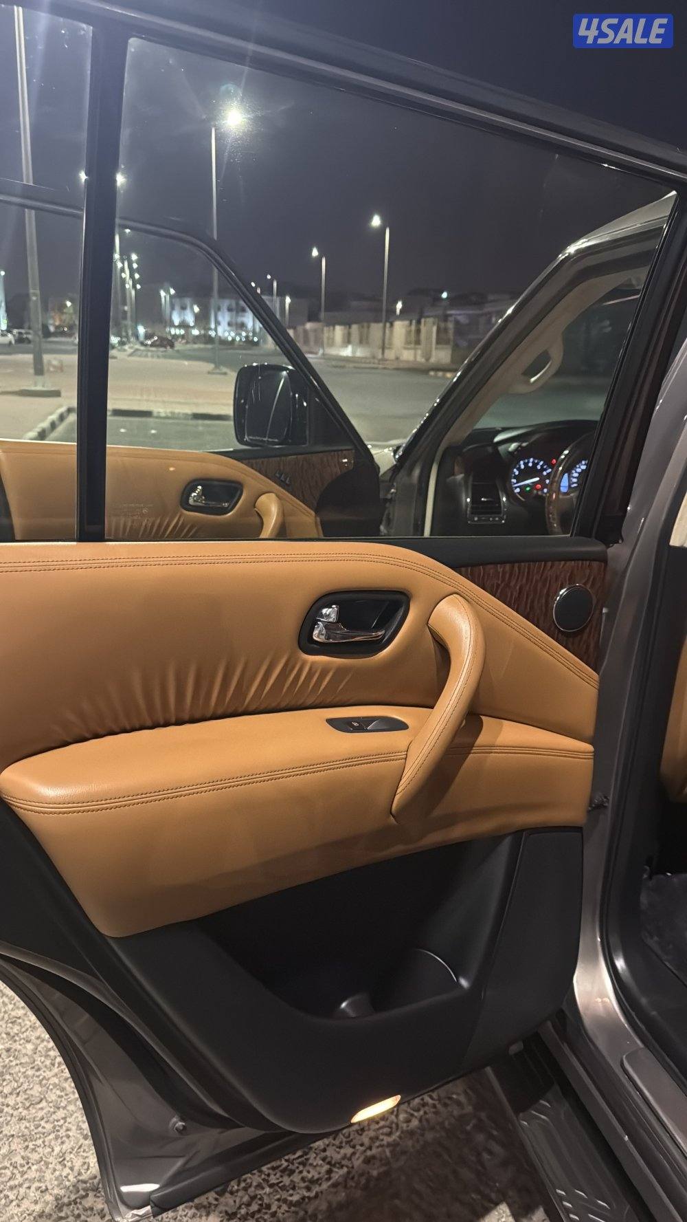 للبيع نيسان باترول بلاتينيوم سيتي3