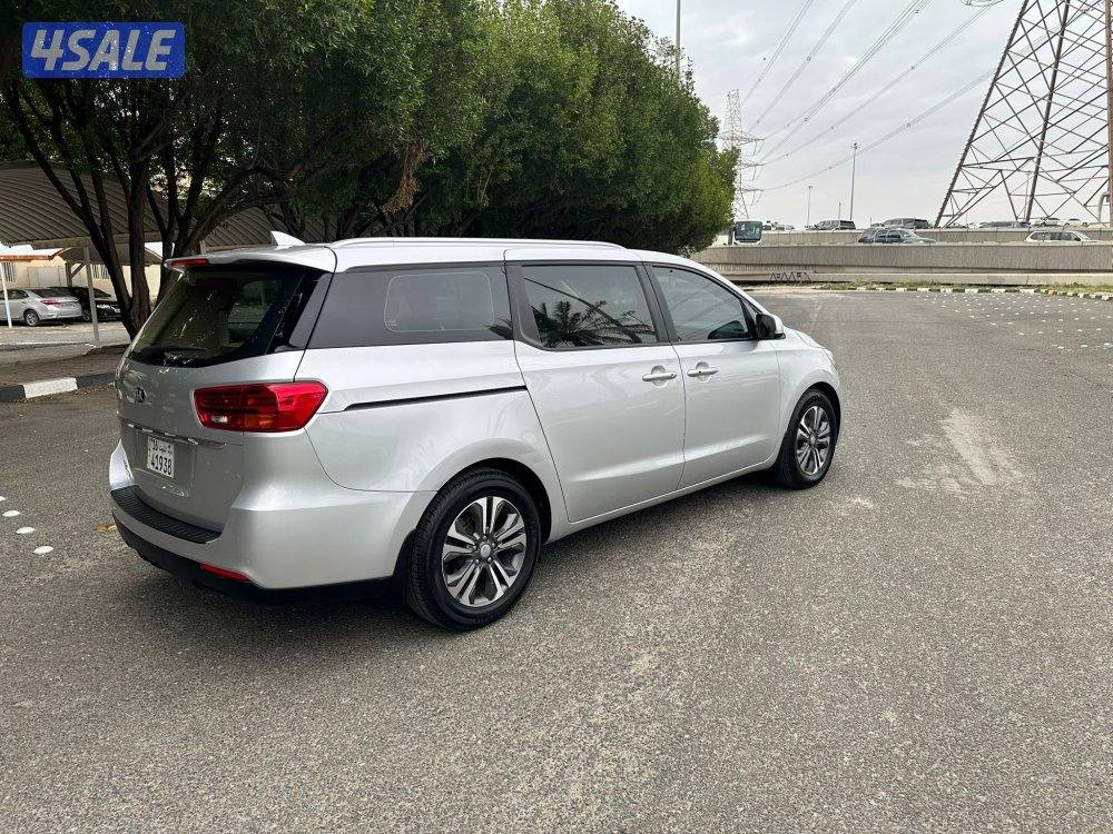 للبيع كيا-كرنفال موديل 2020 ماشي 173الف سيرفس منتظم وكاله2