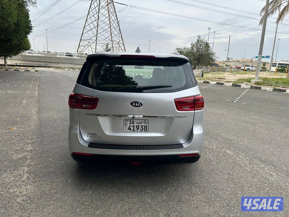 للبيع كيا-كرنفال موديل 2020 ماشي 173الف سيرفس منتظم وكاله1