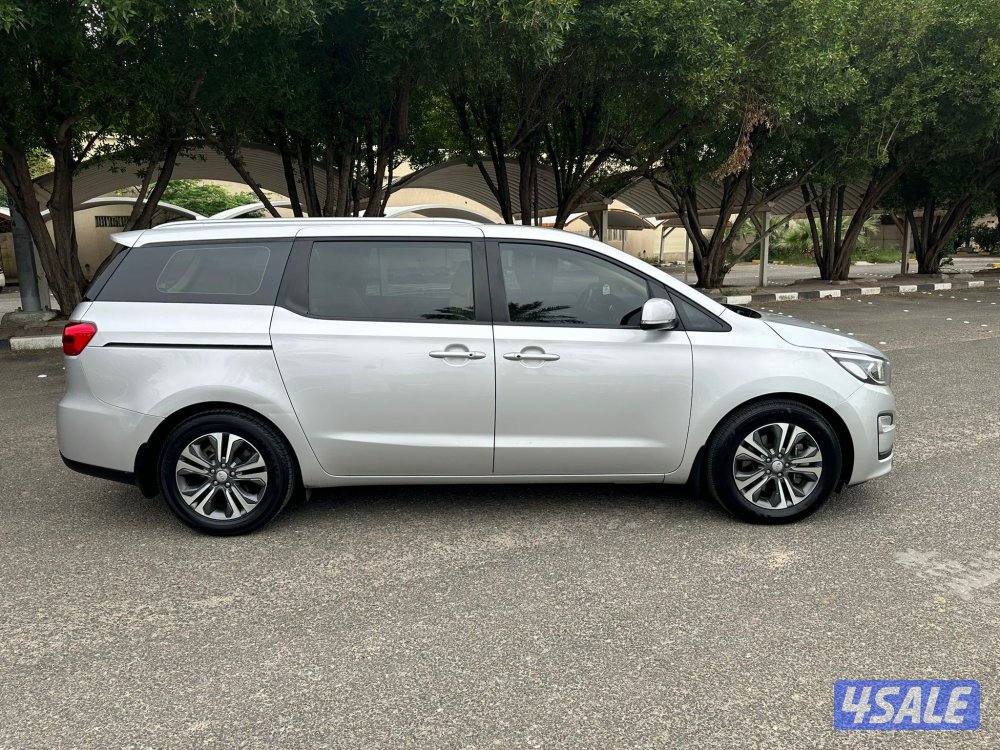 للبيع كيا-كرنفال موديل 2020 ماشي 173الف سيرفس منتظم وكاله4