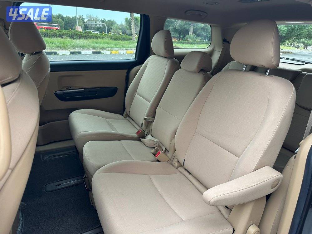 للبيع كيا-كرنفال موديل 2020 ماشي 173الف سيرفس منتظم وكاله10