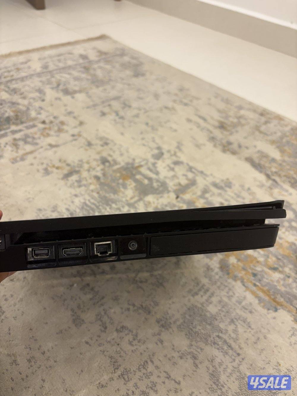 للبيع سوني ٤ برو و سوني ٤ سلم0