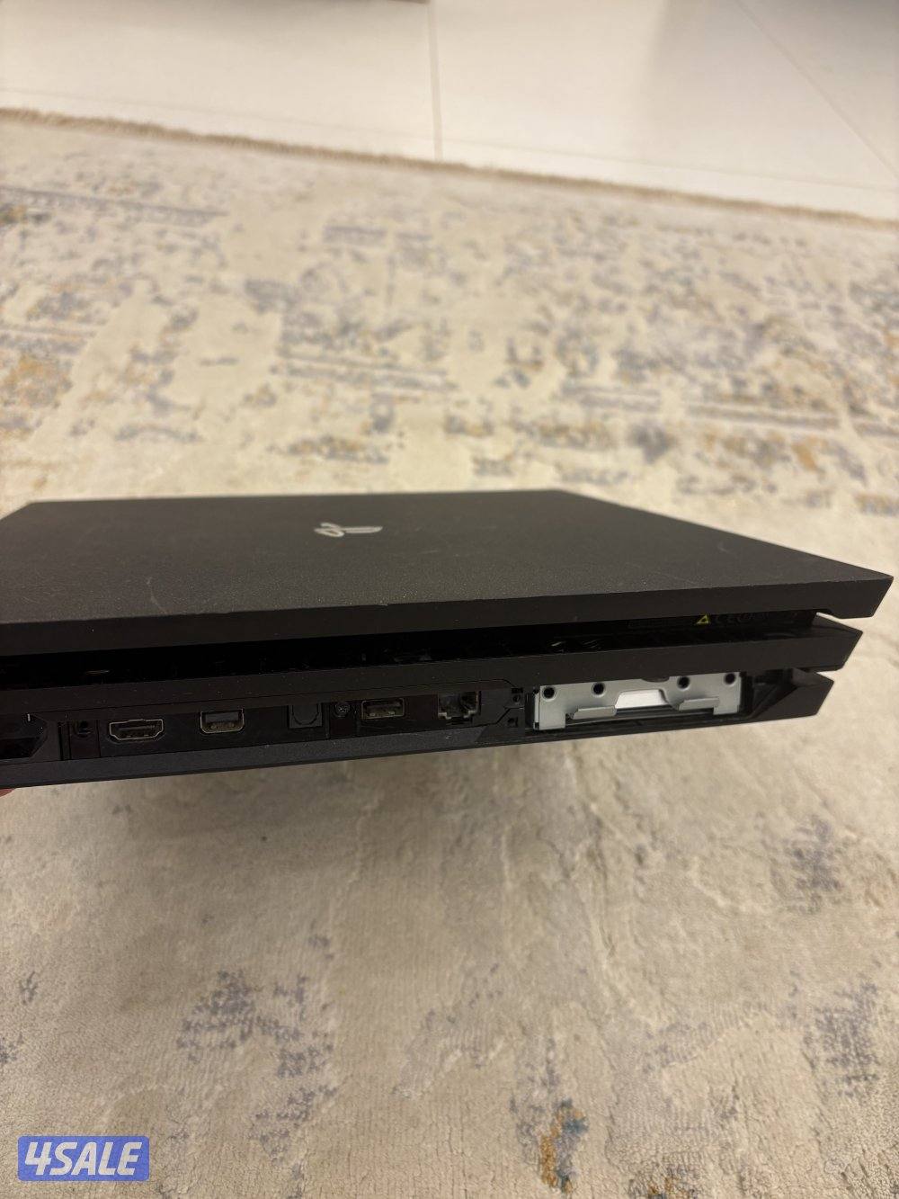 للبيع سوني ٤ برو و سوني ٤ سلم3