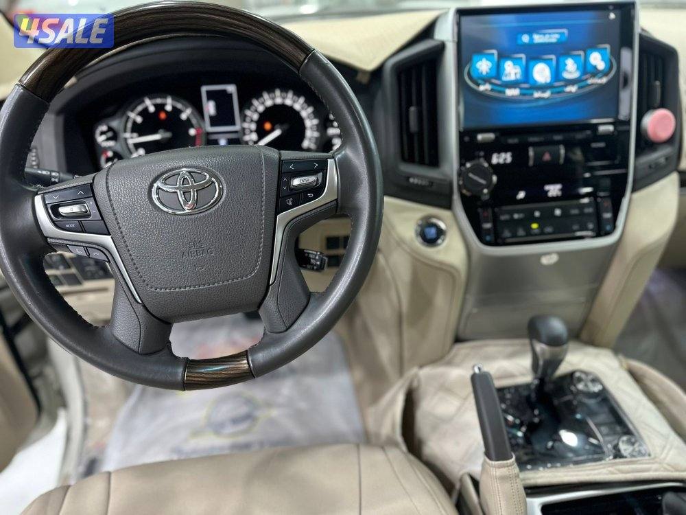 لاندكروزر GXR تورينق موديل ٢٠١٩ وارد الساير عداد ١٠٠ ألف كم4