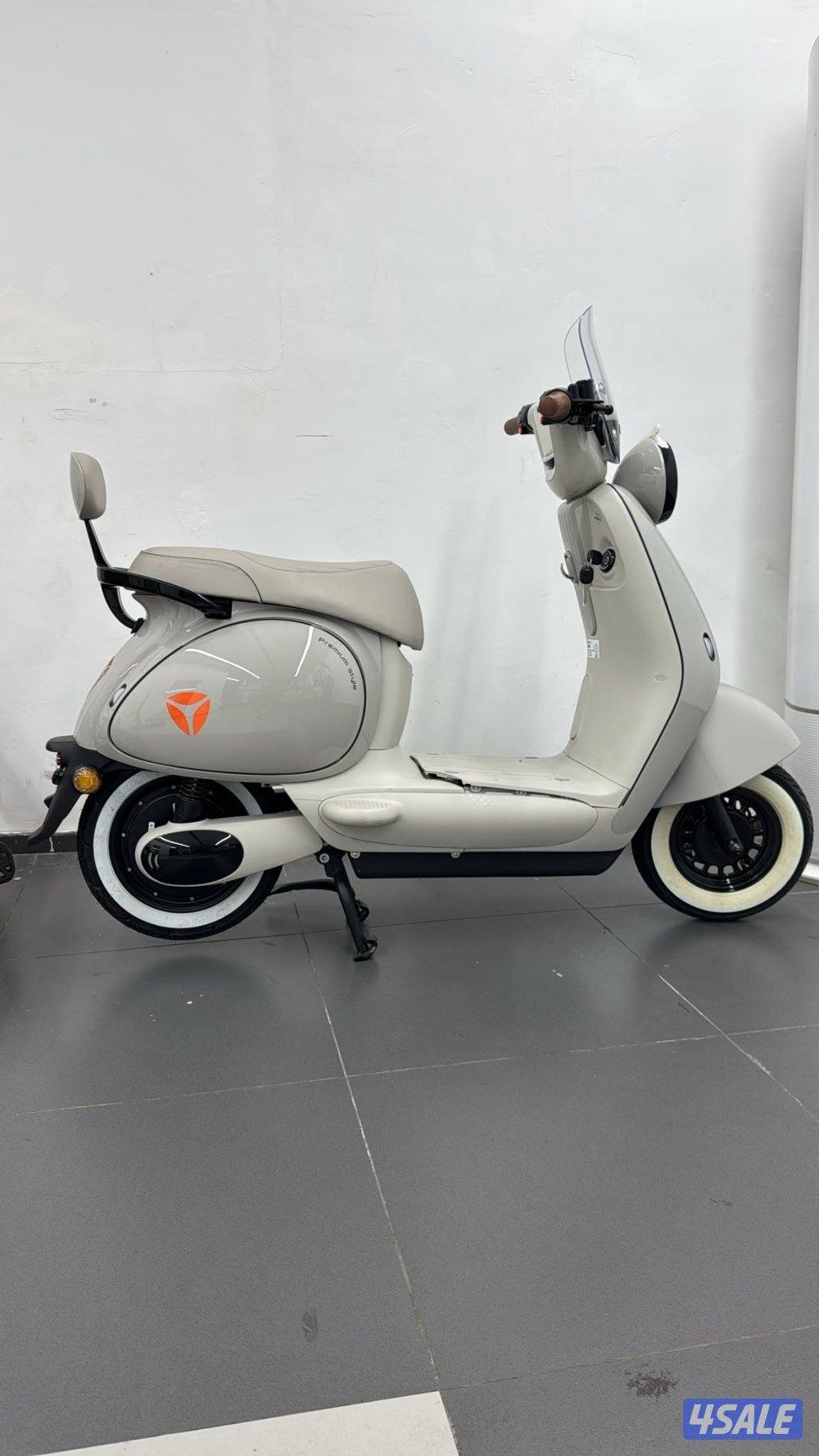 للبيع دراجه شبيه واحلى من الفيسبا من الصين نوع جديد نازل بالصين1