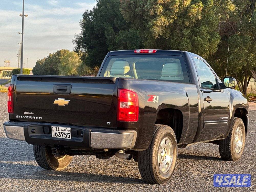 للبيع سلفرادو Z71 دبل جير وارد الوكالة الغانم3