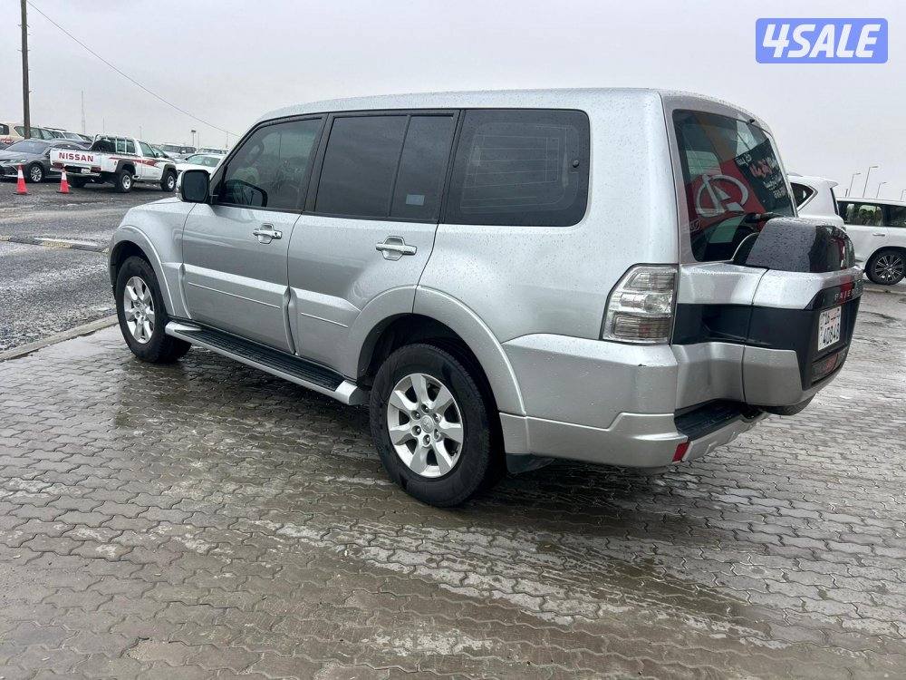 ميتسوبيشى باجيرو GLS -V6 موديل 2020 ماشى 190.000 k.m وارد الملا . صبغ2