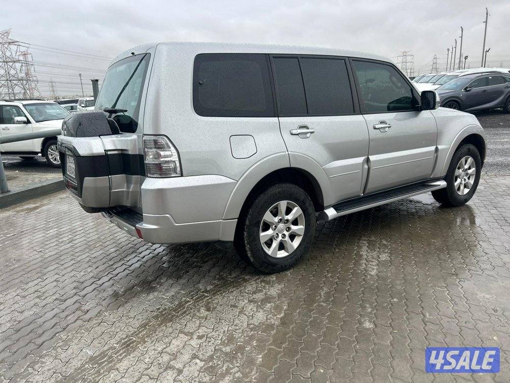 ميتسوبيشى باجيرو GLS -V6 موديل 2020 ماشى 190.000 k.m وارد الملا . صبغ3