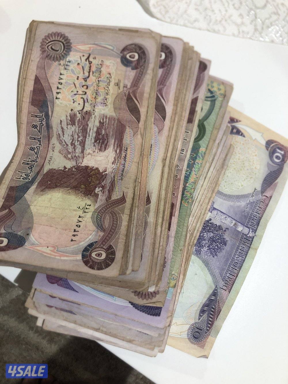 عملات قديمه كويتيه  وعراقيه  دنانير من سنه 1968  فوق السبعين ورقه4