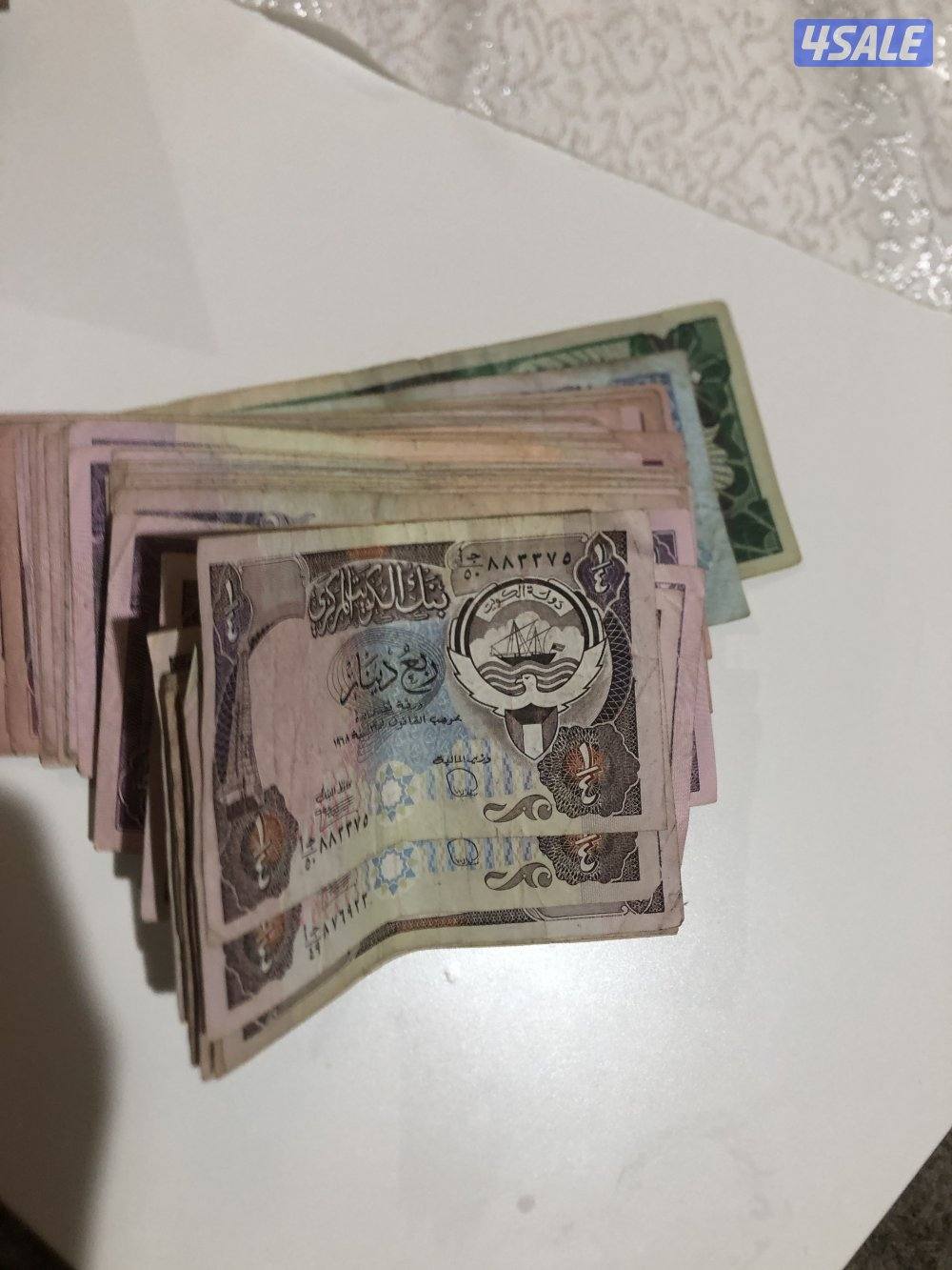 عملات قديمه كويتيه  وعراقيه  دنانير من سنه 1968  فوق السبعين ورقه6