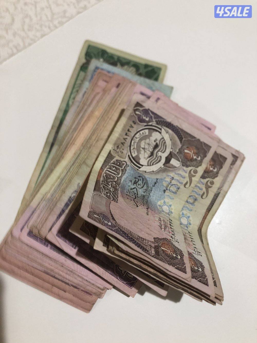 عملات قديمه كويتيه  وعراقيه  دنانير من سنه 1968  فوق السبعين ورقه7