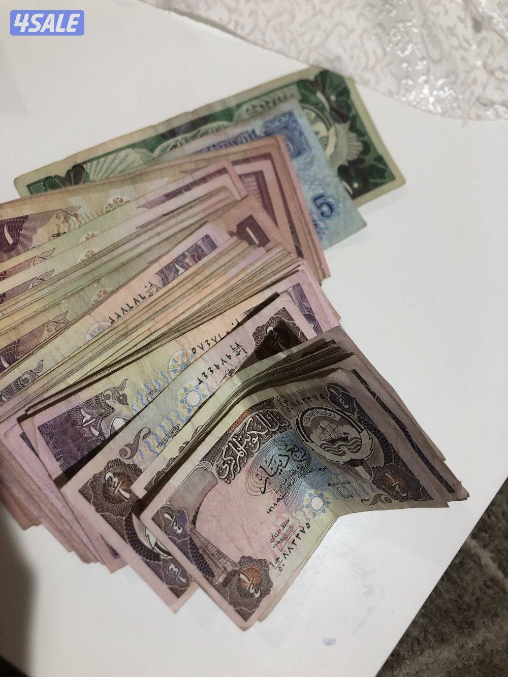 عملات قديمه كويتيه  وعراقيه  دنانير من سنه 1968  فوق السبعين ورقه9