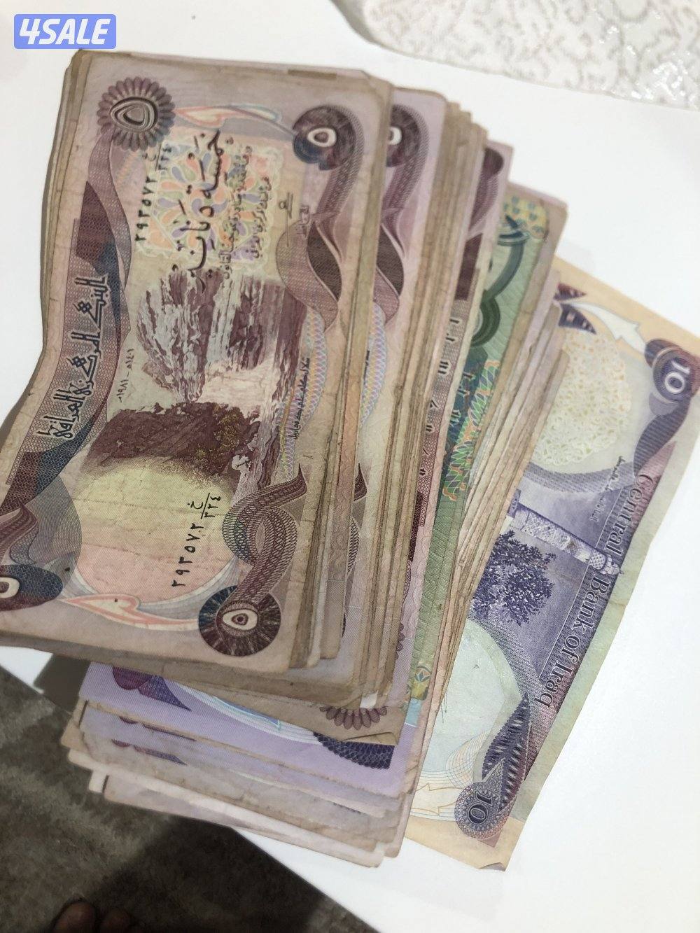 عملات قديمه كويتيه  وعراقيه  دنانير من سنه 1968  فوق السبعين ورقه10