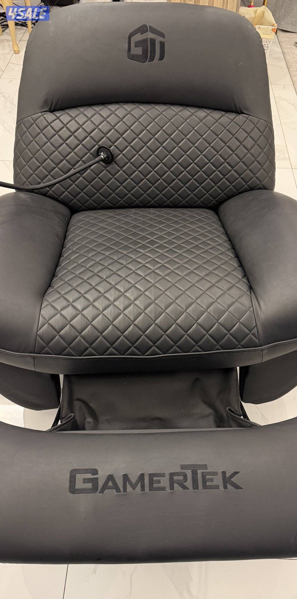 طاولة قيمنق Cougar مع كرسي gamertek4