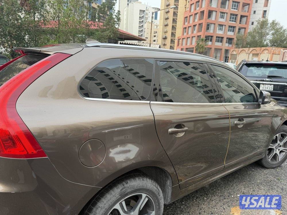 Volvo xc60 for sale. Well maintained family car4