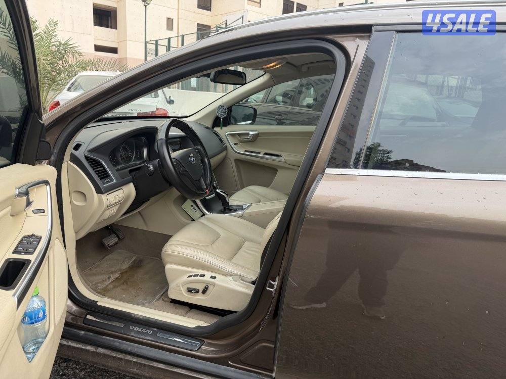 Volvo xc60 for sale. Well maintained family car5